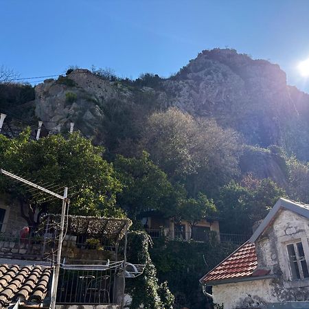 Antika Guesthouse Котор Екстериор снимка