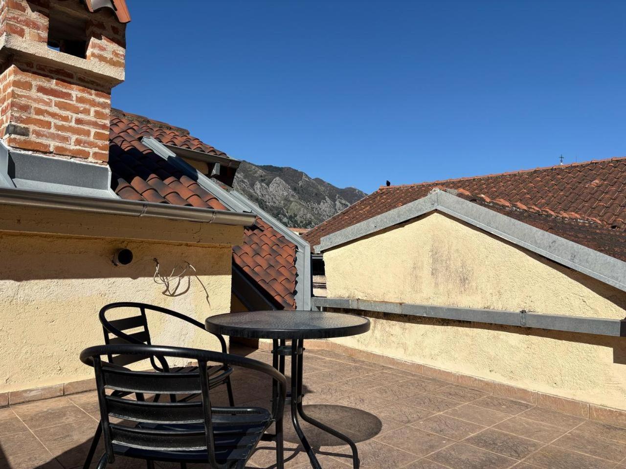 Antika Guesthouse Котор Екстериор снимка
